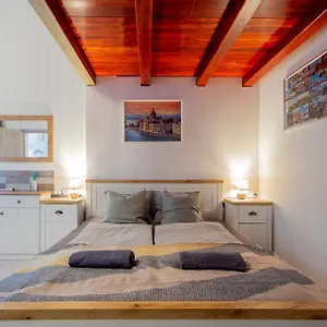 Appartamento Dob With Ac, Budapest